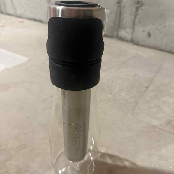 Metrokane Rabbit Wine Chilling cooling Carafe - Picture 2 of 3